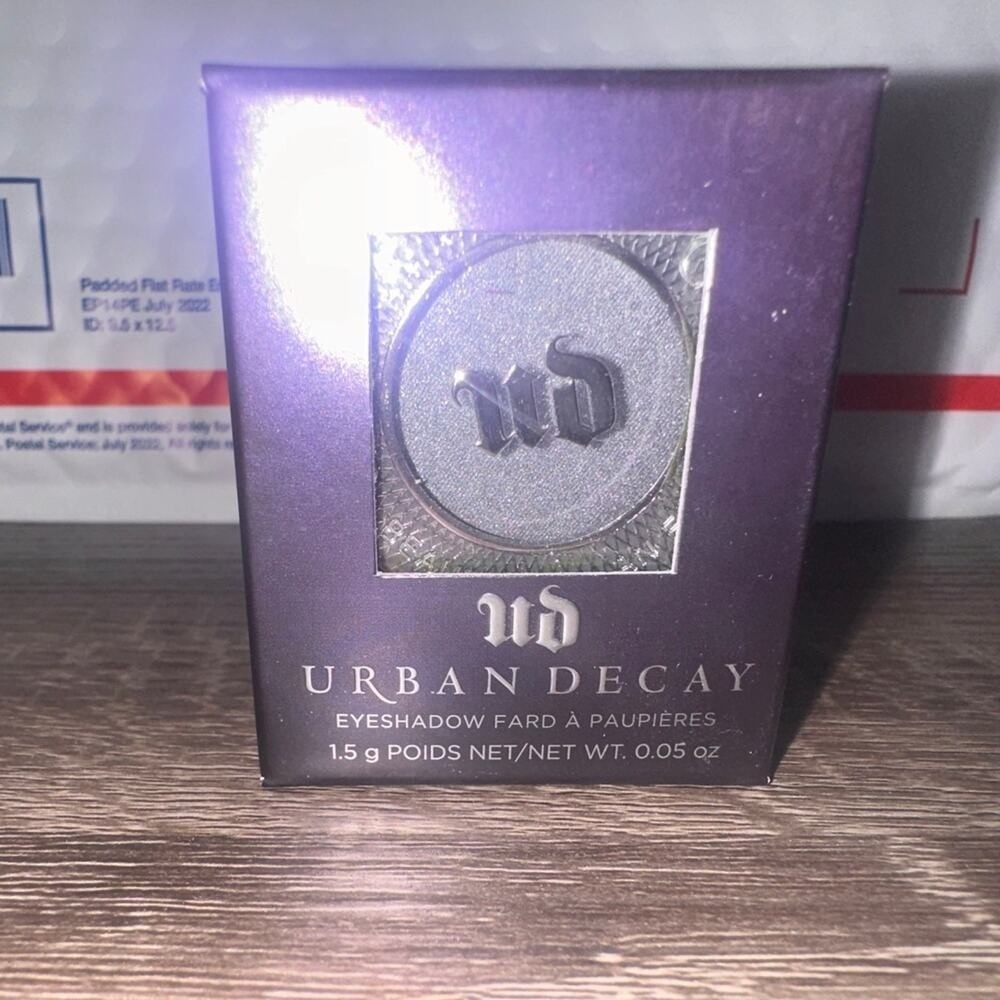 Urban decay gunmetal eye shadow eyeshadow token‎